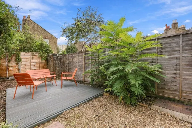 Manchester Road, London, N15, photo 2