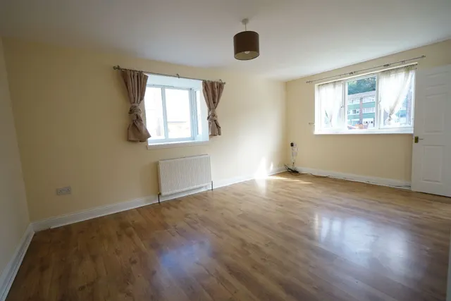 Photo 2 — Parsonage Road, Grays, Essex, RM20 4AJ