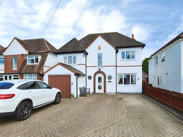 Higham Lane, Nuneaton, CV11, photo 1