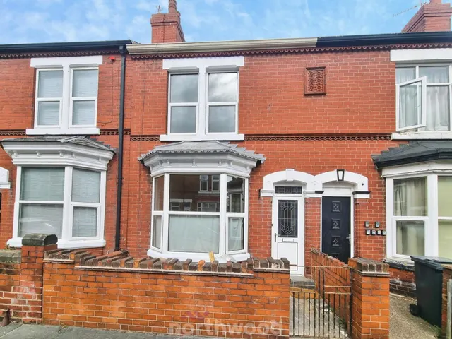 3 bedroom house, Lockwood Road, Wheatley, DN1