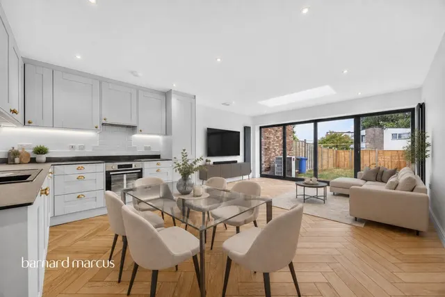 Photo 2 — The Glade, CROYDON