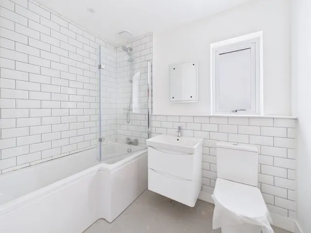 Photo 3 — Teg Lowarth Southgate Street, Redruth