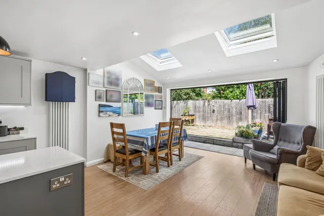 Photo 3 — Shelley Road, Marlow SL7 1LZ