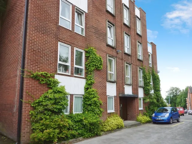Northcote Court, Newcastle, ST5, photo 1