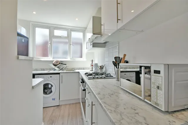 Chatsworth Road, Mapesbury, NW2, photo 3