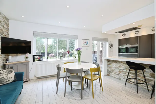 Photo 3 — Dukes Wood Drive, Gerrards Cross, SL9