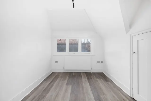 St. Gabriels Road, London, NW2, photo 3