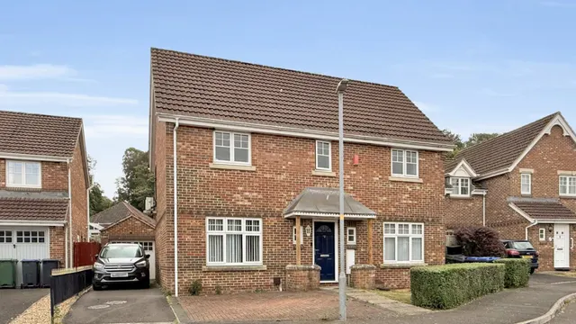 Willoughby Close, Westbury, photo 1
