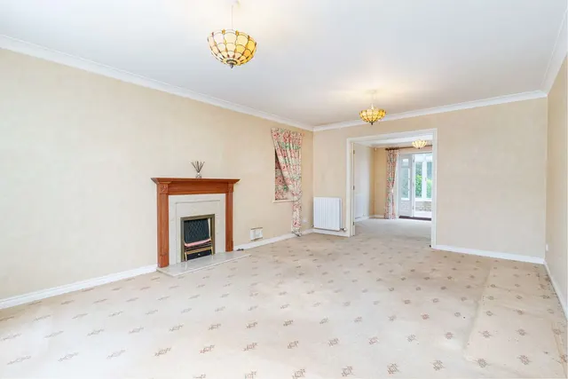 Photo 3 — Sovereign Close, Purley CR8 2JT