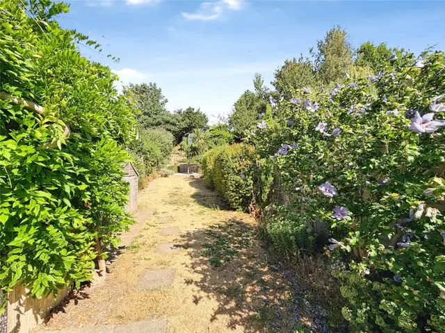 Angmering, BN16, photo 2
