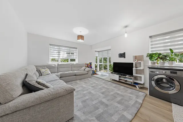 Squirrels Close, Swanley, BR8, photo 1
