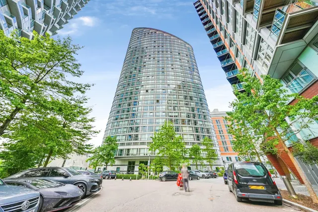 Fairmont Avenue, London, E14, photo 2