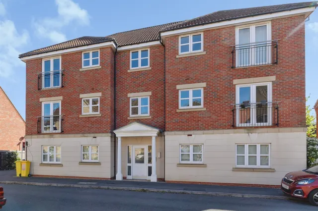 Stillington Crescent, Hamilton, Leicester, photo 1