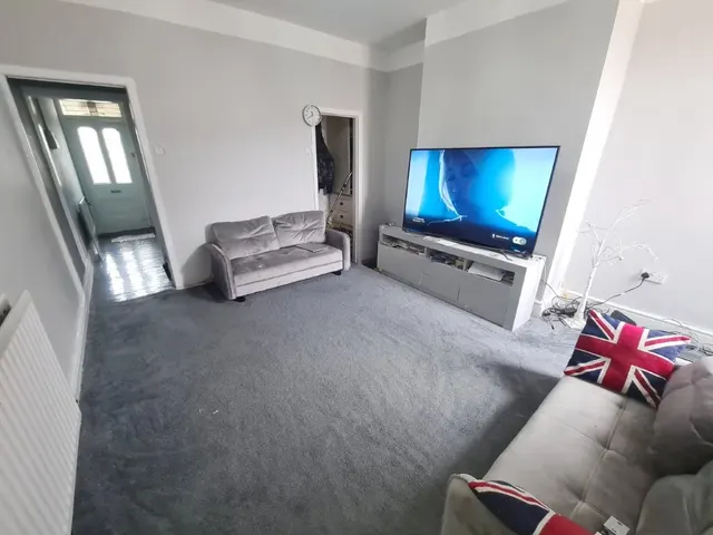 Canberra Street, Clayton, M11, photo 2