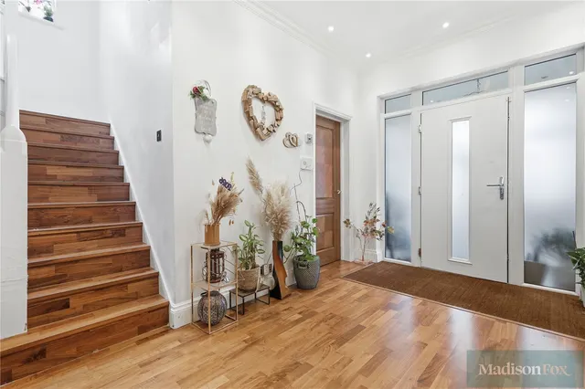 Manor Road, Chigwell, IG7, photo 3