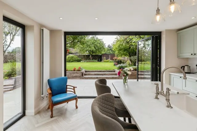 Bristol Road, Hambrook, BS16, photo 3