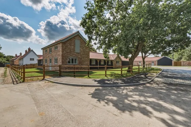 Nightingale Close, Knodishall, photo 1