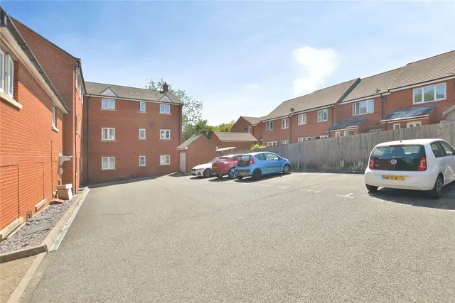 Grenadier Way, Ashford, TN23, photo 3