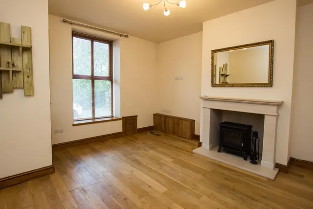 Graham Street, Hoddlesden, BB3, photo 2