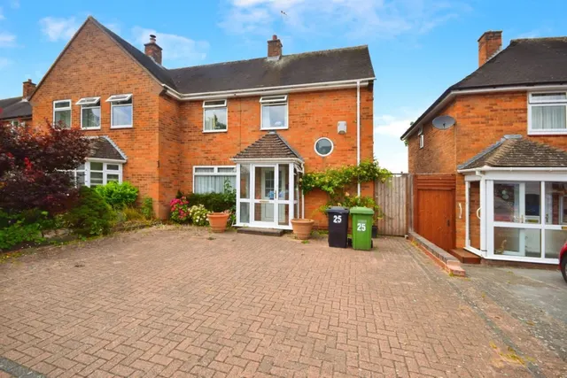 Blenheim Road, Shirley, photo 1
