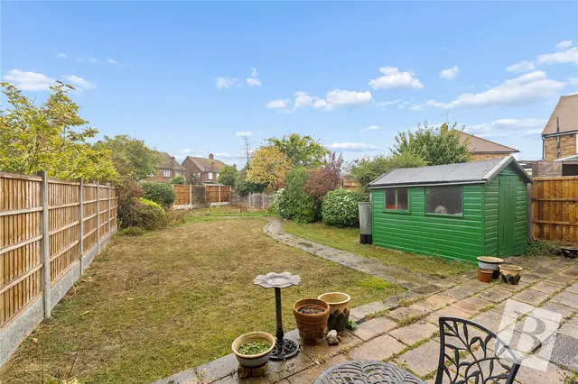 Chafford Gardens, West Horndon, CM13, photo 1