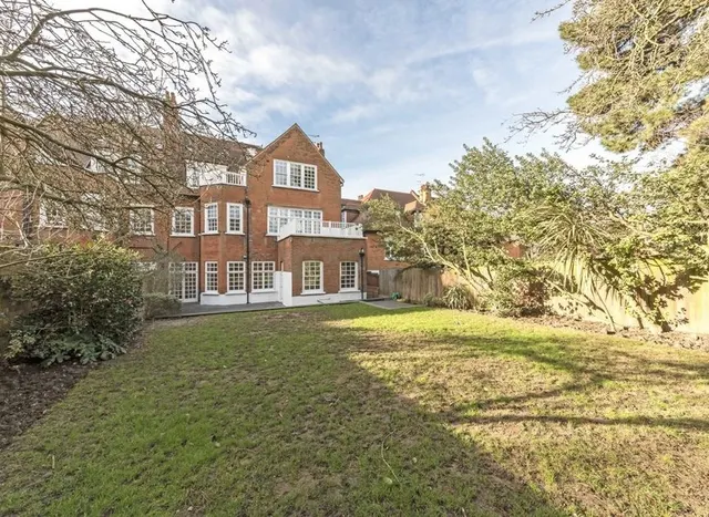 Photo 2 — Bracknell Gardens, Hampstead, NW3