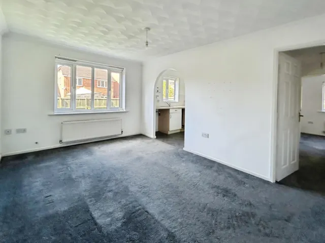 Photo 3 — Lawnwood Drive, Goldthorpe, Rotherham, S63 9GD