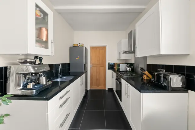 Photo 3 — Grosvenor Road, Hanwell, W7 1HJ