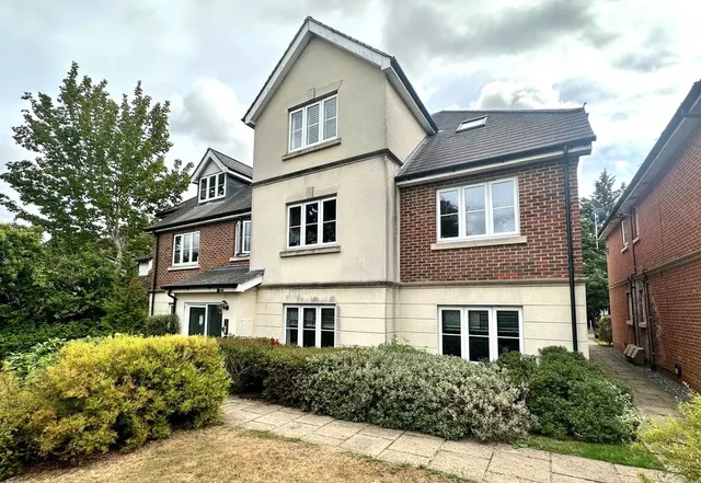182 Pampisford Road, South Croydon CR2 6GS, photo 1