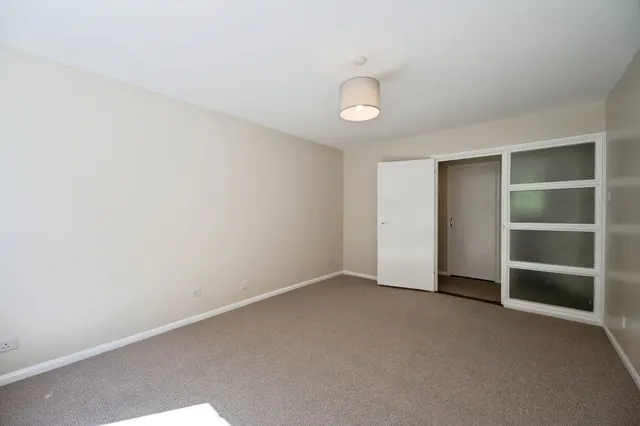 Westfield Avenue, Hayling Island, PO11, photo 2