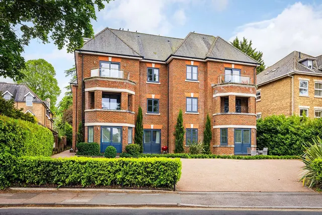 Epsom Road, Guildford, Surrey, GU1 2WL, photo 1