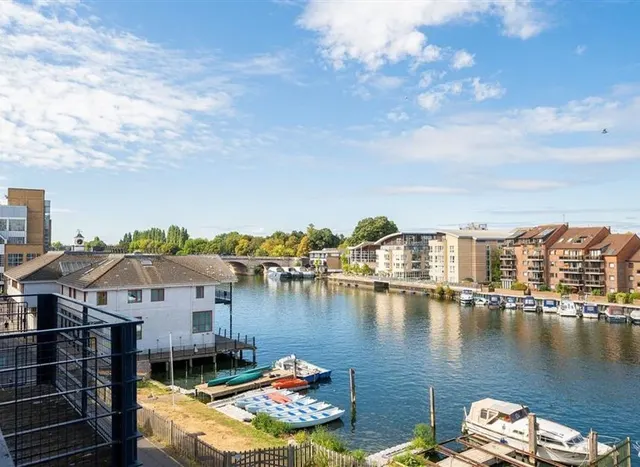 Steadfast Road, Kingston Upon Thames, KT1, photo 1