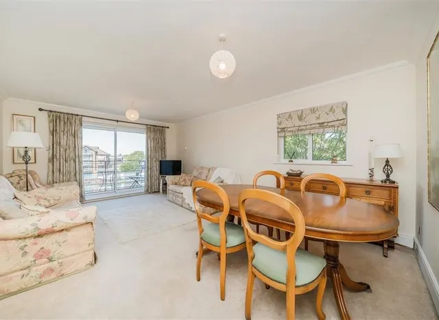 Steadfast Road, Kingston Upon Thames, KT1, photo 2