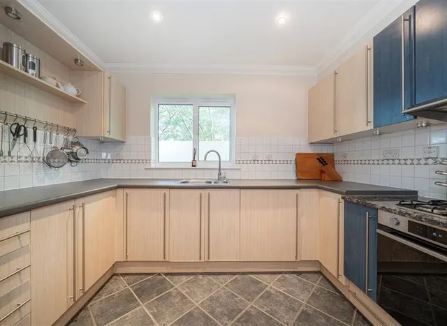 Steadfast Road, Kingston Upon Thames, KT1, photo 3