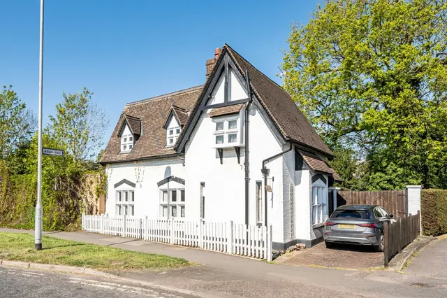 Allum Lane, Elstree, Borehamwood, photo 1