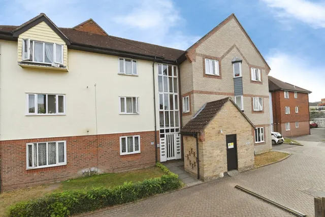 Nicholsons Grove, Colchester, Essex, CO1, photo 1