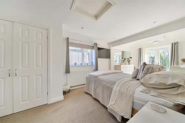 Photo 3 — Gordon Road, Fareham