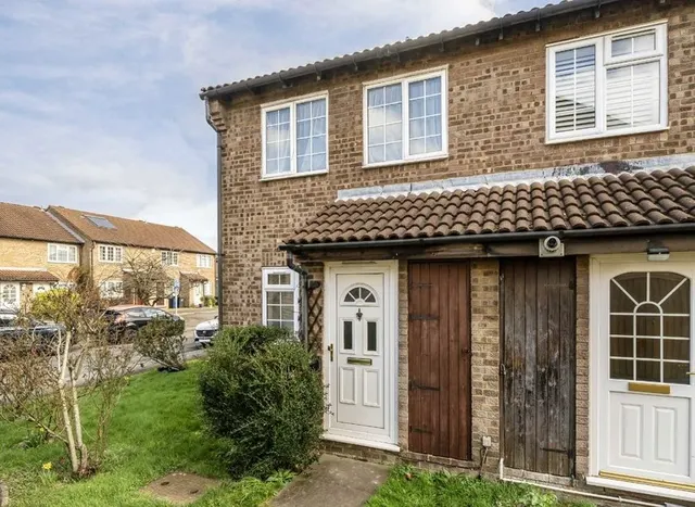 Sawyers Lawn, West Ealing, W13, photo 1
