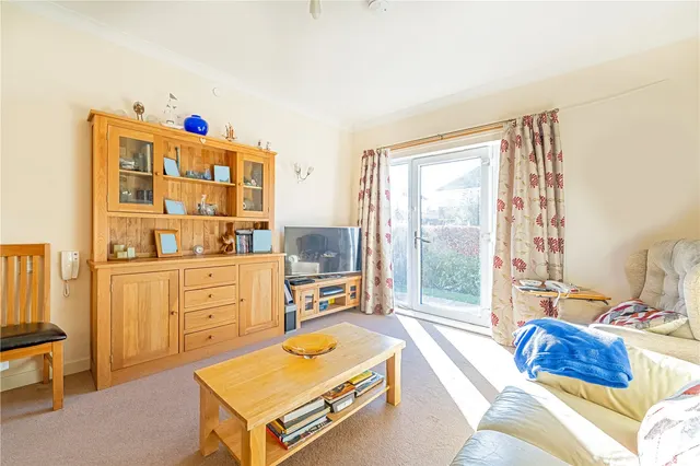 Photo 3 — Dean Road, Hampton, Middlesex, TW12 1BF