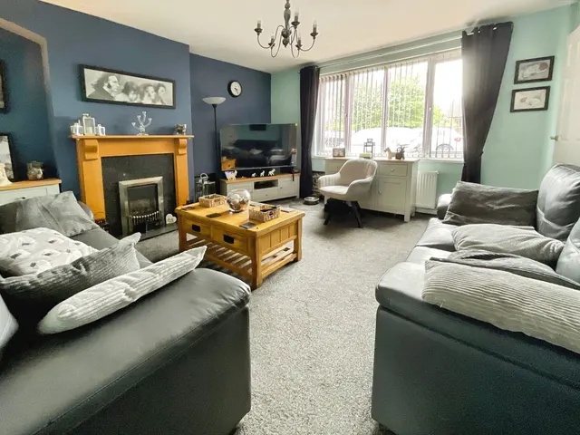 Brettell Lane, Brierley Hill, DY5, photo 3