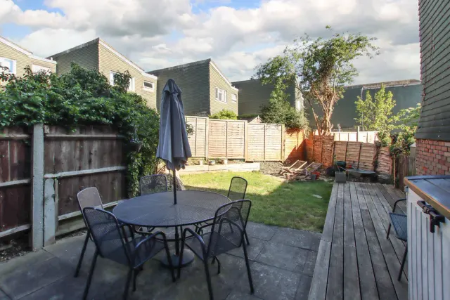 Photo 3 — Lavender Walk, Hemel Hempstead, Hertfordshire, HP2 5SZ
