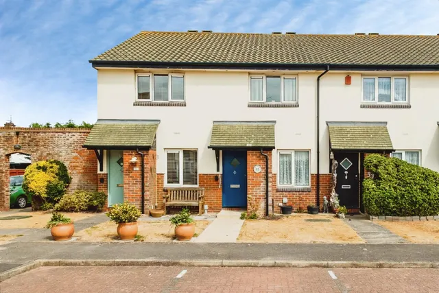 Photo 3 — Newport Mews, Worthing