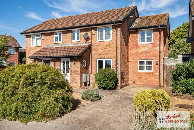 Burgess Gardens, Newport Pagnell, Buckinghamshire, MK16 0NS, photo 1