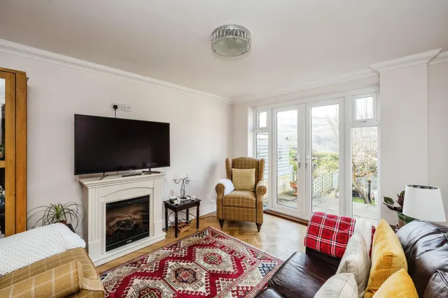 Photo 3 — Gwerneinon Road, Sketty, Swansea, SA2