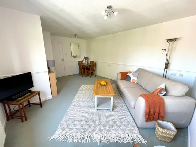 Nightingale Close, Wilmslow, photo 3
