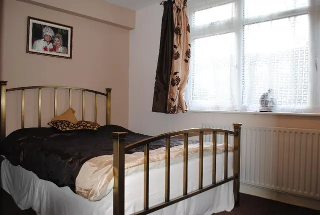 Park Place, Woking, GU22, photo 2