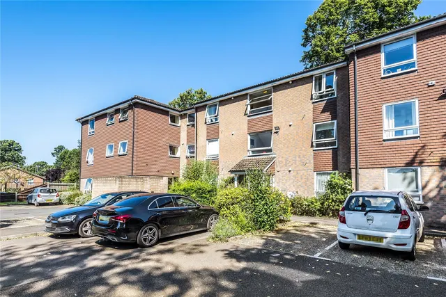 Church Road, Addlestone, KT15, photo 1