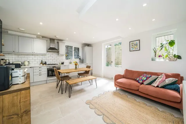 Brayburne Avenue, SW4, photo 1