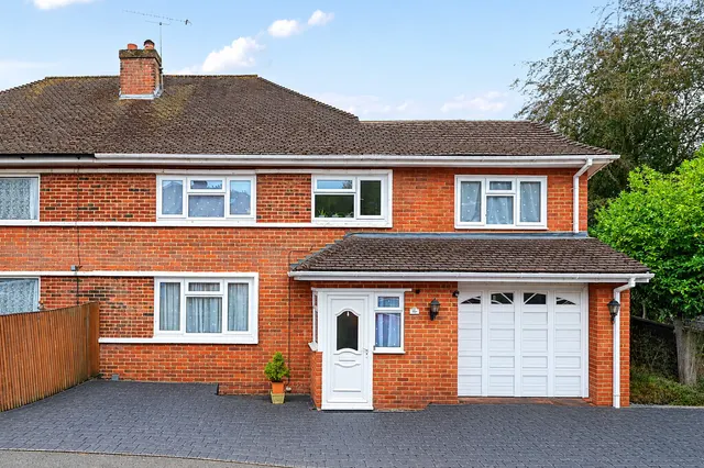 Fernhill Close, Blackwater, GU17, photo 1