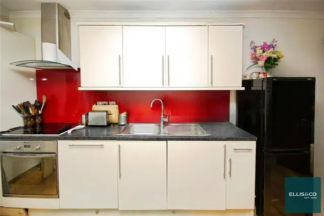 Finchley Road, Childs Hill, NW2, photo 2
